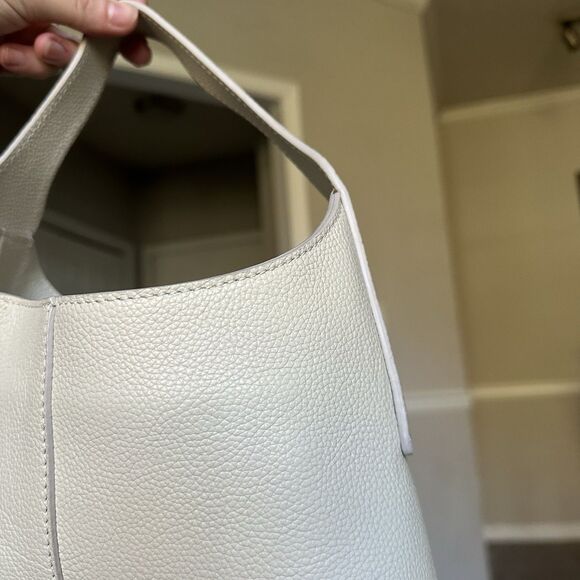 Banana Republic Mini Slouchy Vida Leather Bag In White - EXCELLENT Condition! - Picture 10 of 13